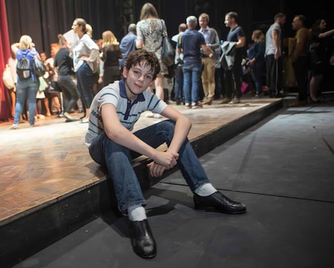 「ビリー・エリオット ミュージカルライブ リトル・ダンサー」の特典映像より、エリオット・ハンナ。(c)2014 Universal Studios. All Rights Reserved.