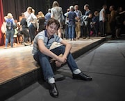 「ビリー・エリオット ミュージカルライブ リトル・ダンサー」の特典映像より、エリオット・ハンナ。(c)2014 Universal Studios. All Rights Reserved.