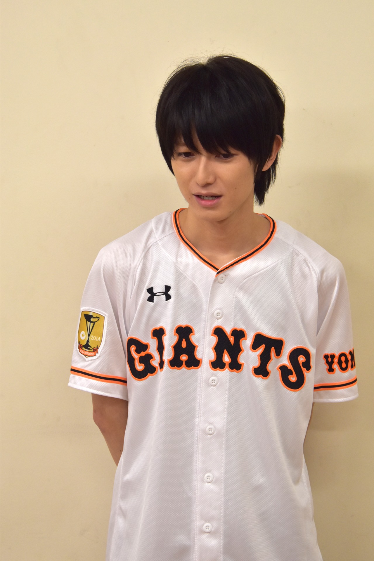 試合前の選手は緊張感が漂っていて、話しかけられなかったと報告する本郷奏多。