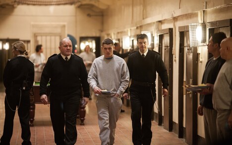 「名もなき塀の中の王」 (c)STARRED UP FILMS LIMITED AND CHANNEL FOUR TELEVISION CORPORATION 2013