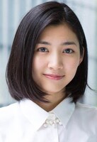 小日向かなで役の伊藤梨沙子。