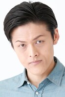 火積司郎役の中村祐志。