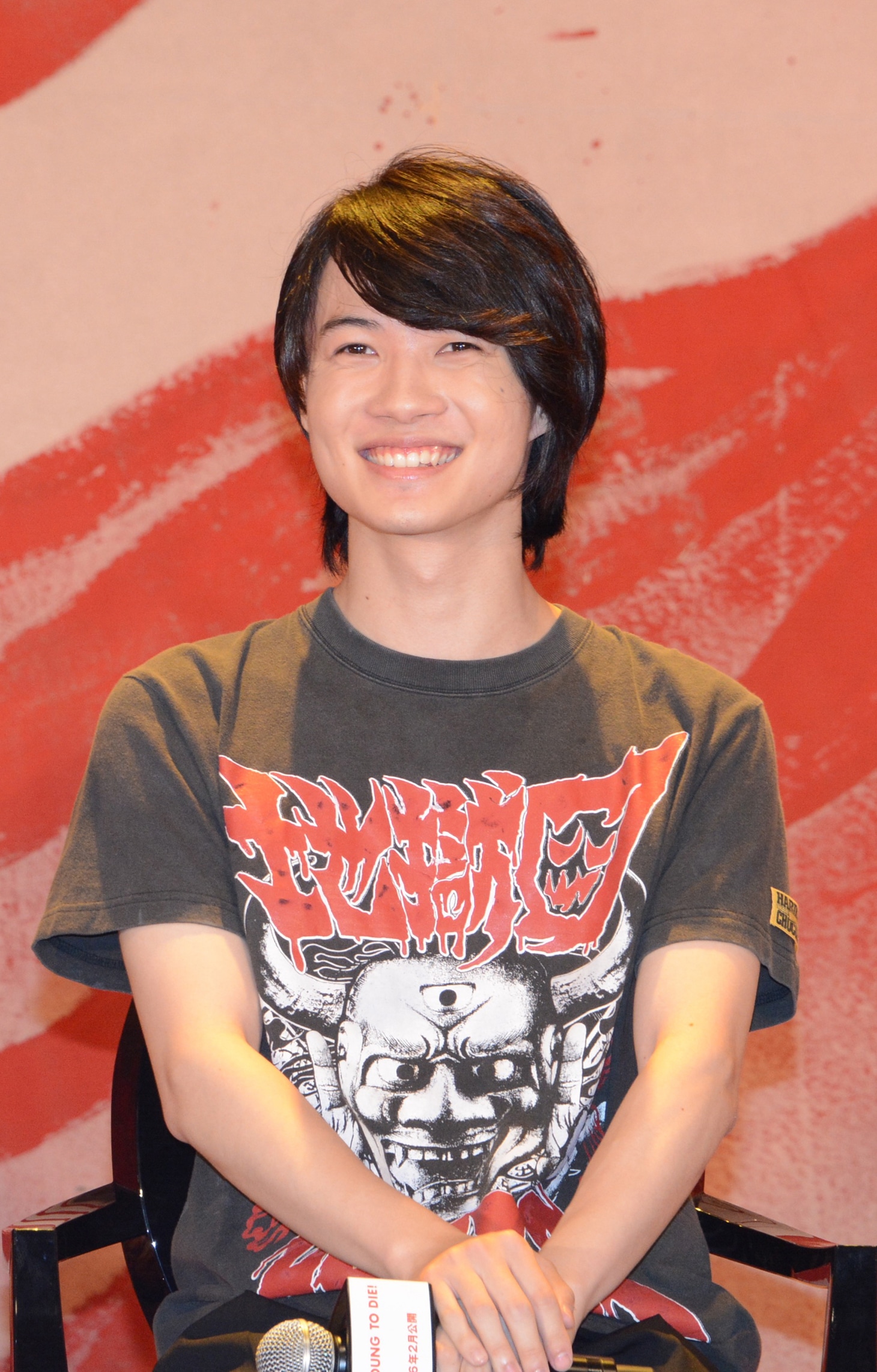 長瀬智也の冗談に笑う神木隆之介。