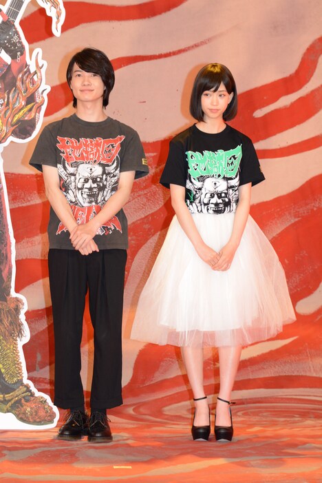 左から神木隆之介、森川葵。