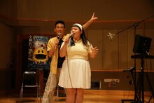 「ピクセル」公開アフレコにて、日本語吹替版キャストの柳沢慎吾（左）と渡辺直美（右）。