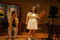 「ピクセル」公開アフレコに臨む、日本語吹替版キャストの渡辺直美と、見守る柳沢慎吾。