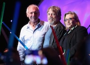 「スター・ウォーズ/フォースの覚醒」プレゼンテーションの様子。左からハリソン・フォード、マーク・ハミル、キャリー・フィッシャー。(c)2015 Lucasfilm Ltd. & TM. All Rights Reserved
