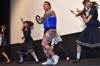 タンバリン芸人GONZO率いるダンス集団。