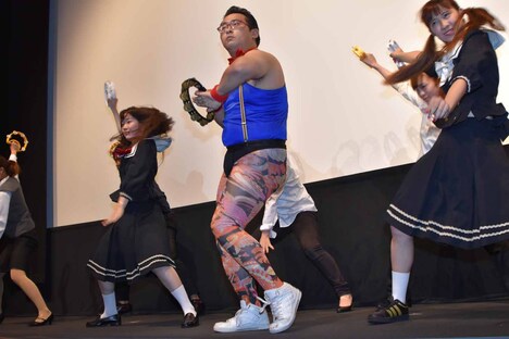 タンバリン芸人GONZO率いるダンス集団。