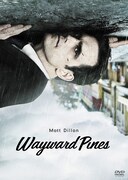 「ウェイワード・パインズ 出口のない街」ジャケット (c)2015 Twentieth Century Fox Home Entertainment LLC. All Rights Reserved.