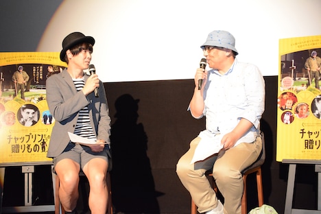 カジヒデキと聞き手を務めたライターの小柳帝。