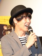 ミシェル・ルグランの音楽について目を輝かせながら語るカジヒデキ。