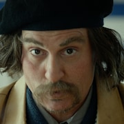 もはや特定不可能、ジョニー・デップが「Mr.タスク」で演じた酔いどれ探偵姿