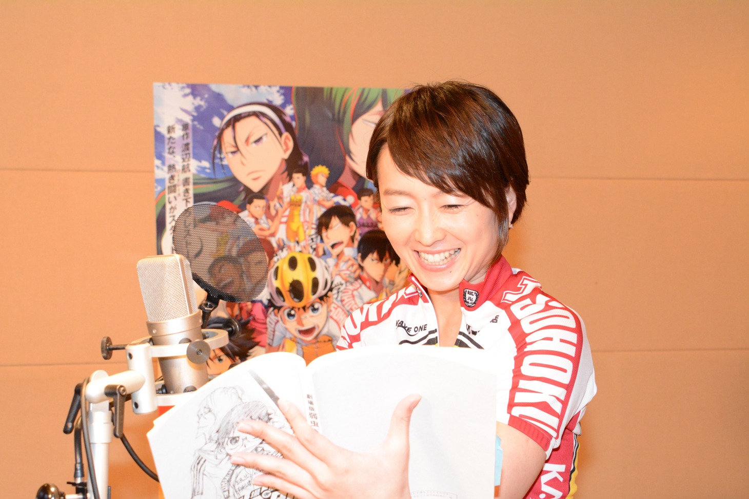 「劇場版 弱虫ペダル」のアフレコに挑戦する狩野恵里。