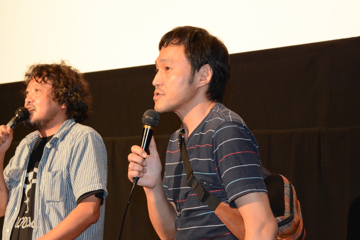 左から川瀬陽太、冨永昌敬。