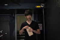 「闇金ドッグス」 (c)2015「闇金ドッグス」製作委員会