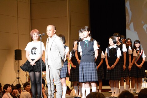 「～みんなでみようよ！桃山女子学院・校内映画上映会!?～」の様子。