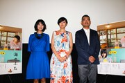 「海のふた」初日舞台挨拶にて、左から三根梓、菊池亜希子、豊島圭介。