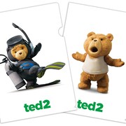 「テッド2」前売り特典第2弾は、コスプレ姿が楽しめるクリアファイル
