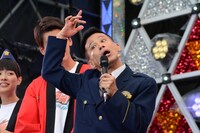 次々にネタを繰り出す柳沢慎吾。