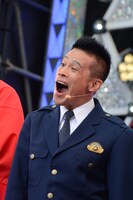 次々にネタを繰り出す柳沢慎吾。