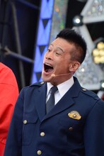 次々にネタを繰り出す柳沢慎吾。