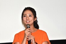 志乃の親友ナナコ役の木村文乃。
