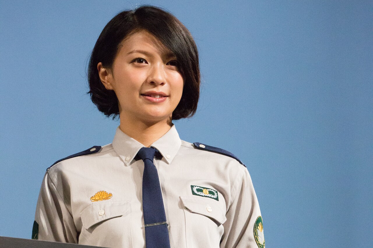 「図書館戦争 THE LAST MISSION」の完成報告会見に出席した榮倉奈々。