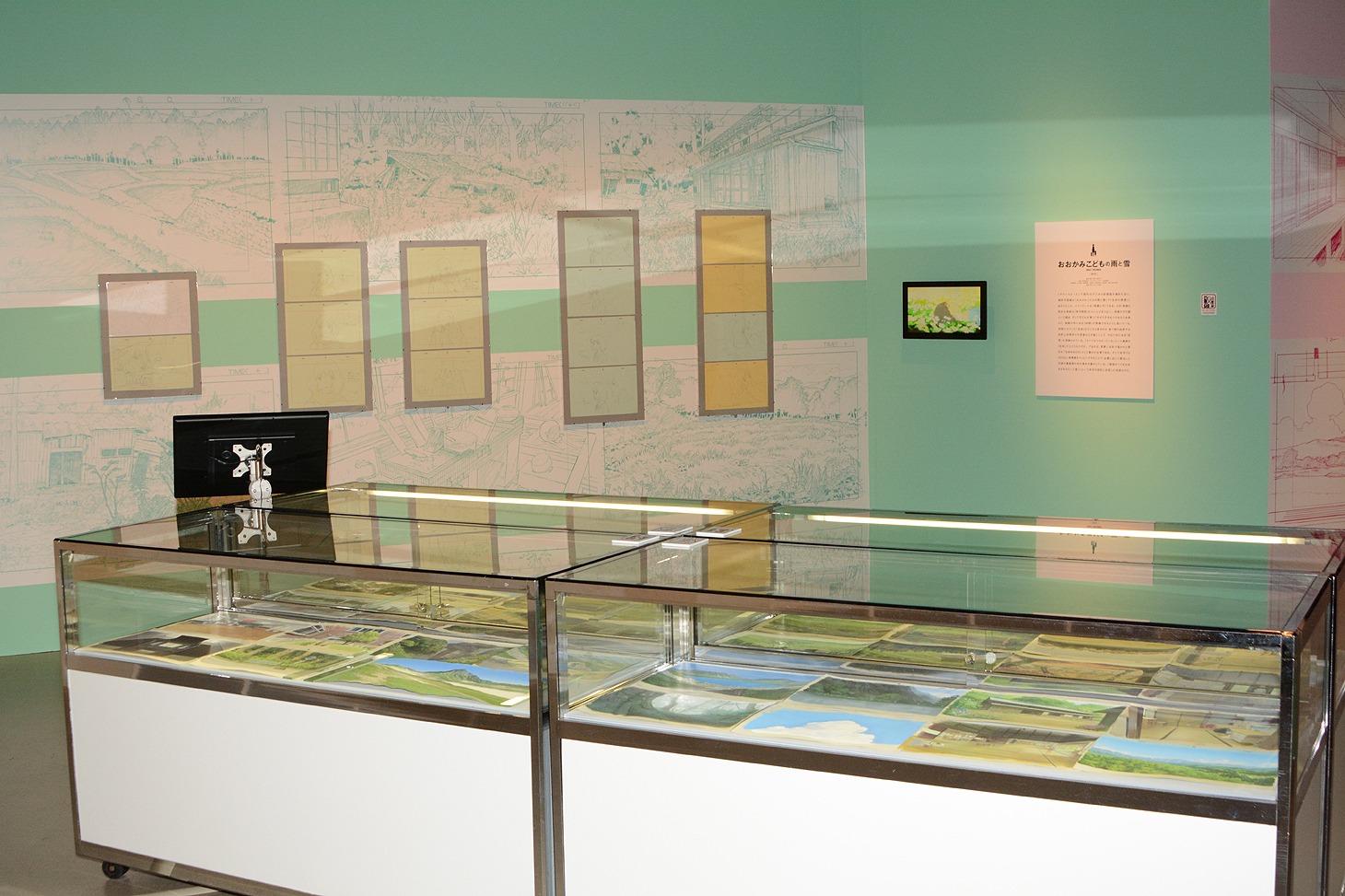 「バケモノの子」展の様子。