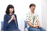 「共犯」トークイベントにて、左からヤオ・アイニン、川島小鳥。