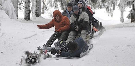 「クーキー」のカーチェイスシーンの撮影風景 (c)2010 Biograf Jan Svêráｋ, Phoenix Film investments, Ceská televize a RWE.