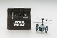 「赤外線コントロール キャラファルコン スター・ウォーズ」のタイ・ファイターとコントローラー。(c)＆TM Lucasfilm Ltd.
