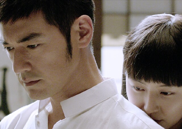 「大平輪（原題）」より、左から金城武、長澤まさみ。（写真提供：China Film Group / Allstar Picture Library / ゼータ イメージ）