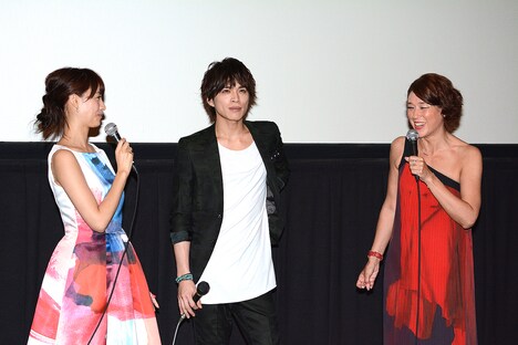 映画宣伝の秘訣を山本美月、山本裕典に伝授するLiLiCo。