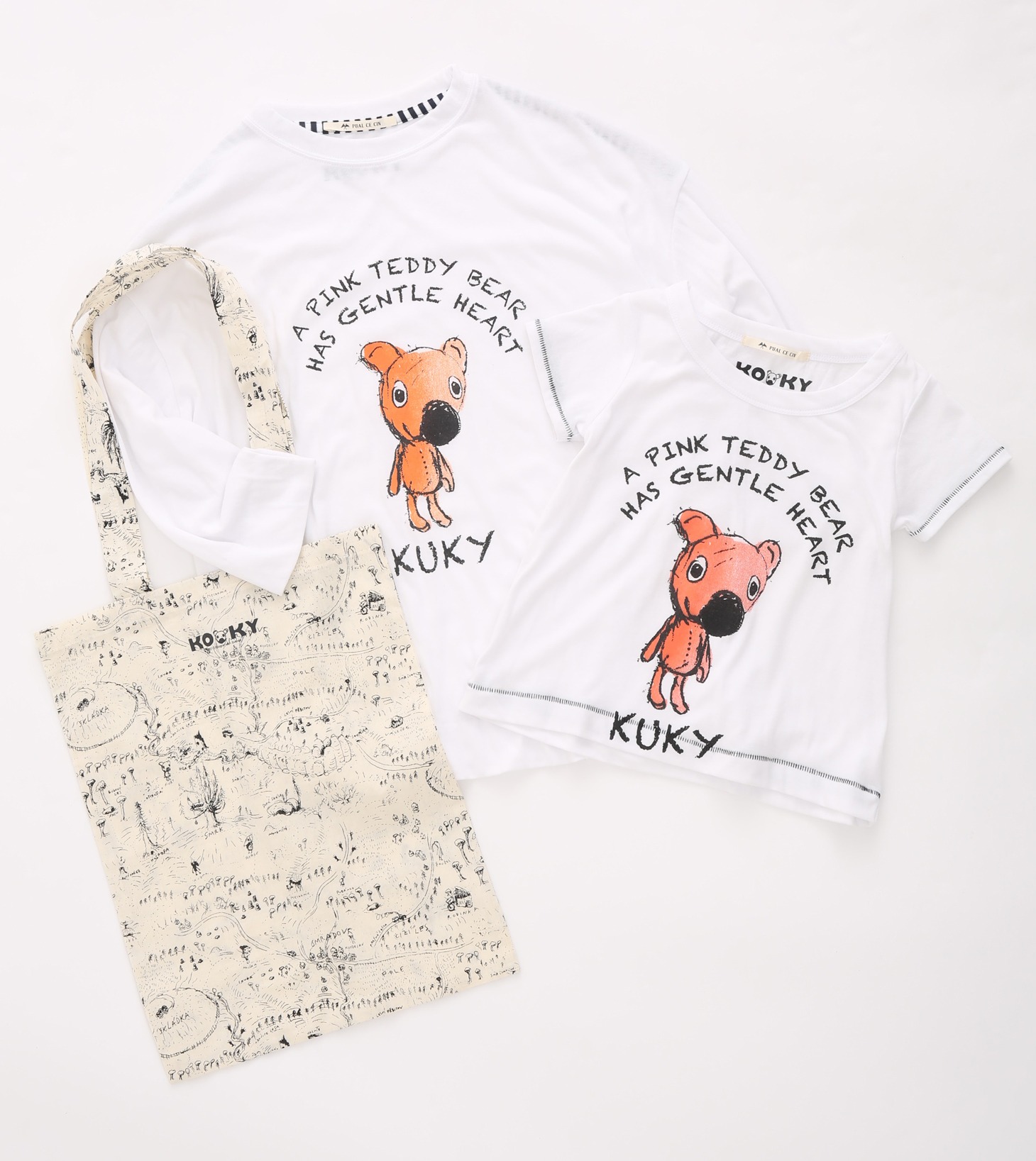 pual ce cin 「クーキー」コラボグッズ。左から購入特典のトートバッグ、Tシャツ大人用（3900円）、子供用（2900円）。