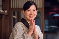 「母と暮せば」より、伸子役の吉永小百合。(c)2015「母と暮せば」製作委員会