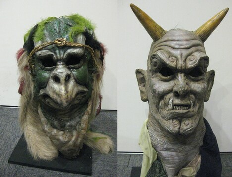 8月1日の妖怪マスク「芝天」（左）と「手伝鬼」（右）。(c)2005「妖怪大戦争」製作委員会
