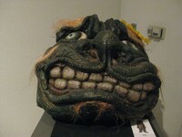 8月2日の妖怪マスク「笑ひ獅子」。(c)2005「妖怪大戦争」製作委員会