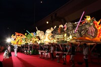 「青森ねぶた祭」前夜祭セレモニーに登場した「スター・ウォーズねぶた」。(c)2015Lucasfilm Ltd. & TM. All Rights Reserved