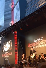 MIYAVIのパフォーマンスの様子。