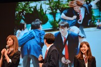 池田エライザに飛び蹴りされる自分を見て「梅干しみたいになってる」と唖然とする染谷将太。