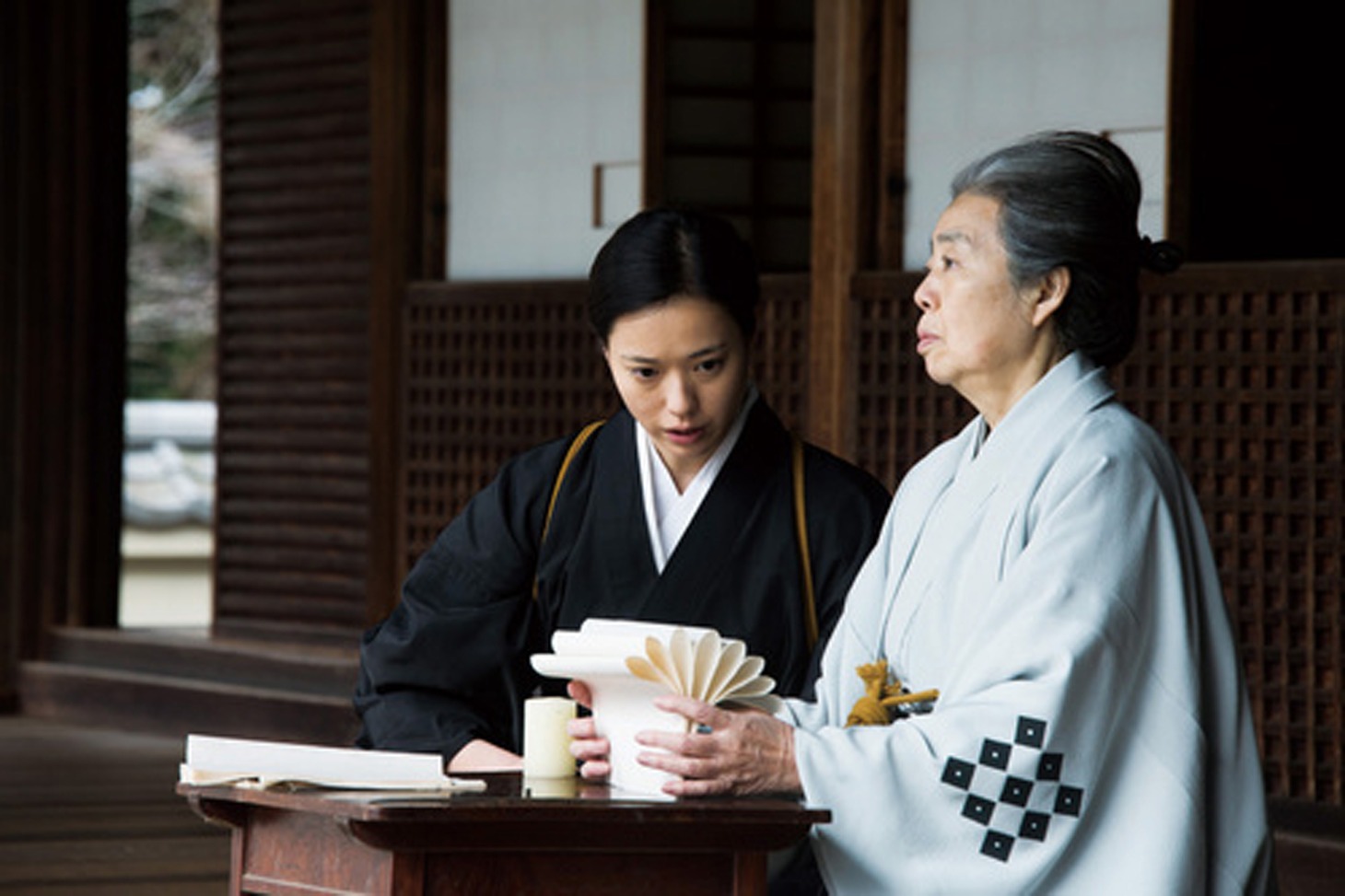 「駆込み女と駆出し男」 (c)2015「駆込み女と駆出し男」製作委員会