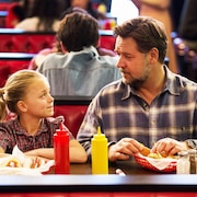 R・クロウ&A・セイフライド共演作、父と娘のかけがえのない日々描く予告編