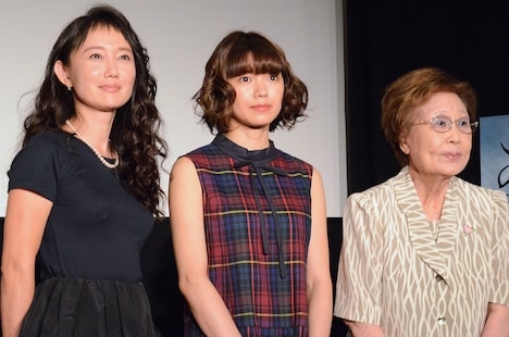 「この国の空」トークイベントの様子。左から工藤夕貴、二階堂ふみ、海老名香葉子。