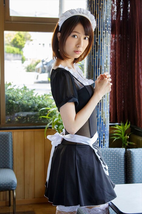 「みんな！エスパーだよ！ ～欲望だらけのラブ・ウォーズ～」より、小島梨里杏。(c)若杉公徳・講談社 /BeeTV / 2015「映画 みんな！エスパーだよ！」製作委員会