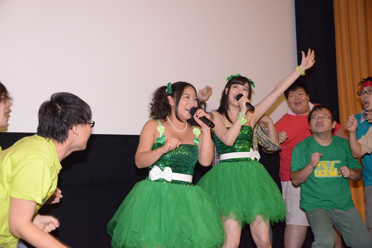 冨手麻妙＆紗綾、目指すは袋とじ？「闇金ドッグス」アイドルパフォーマンス生披露