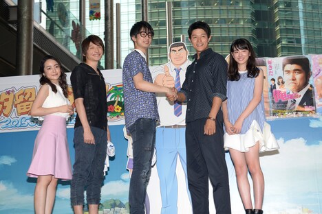 「俺物語!!」映画＆アニメスペシャルコラボレーションイベントにて、左から潘めぐみ、島崎信長、江口拓也、鈴木亮平、永野芽郁。