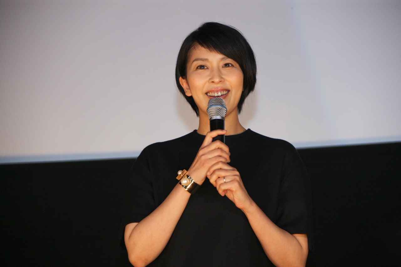「HERO」大阪舞台挨拶に登壇した松たか子。