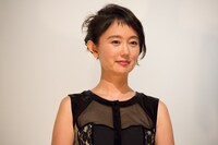 「この国の空」初日舞台挨拶に登壇した工藤夕貴。