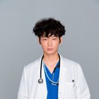 綾野剛が産婦人科医&天才ピアニストに、主演ドラマ「コウノドリ」10月スタート